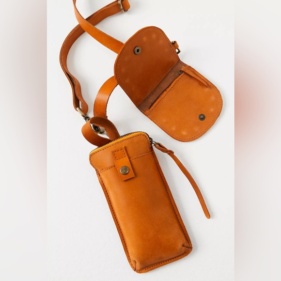 FREE‎ PEOPLE leather fanny pack Change me Up Crossbody Bag Festival Phone Pouch - Picture 4 of 8